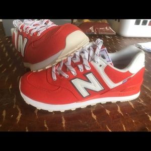 New Balance 574 red size 8.5 ( BRAND NEW )